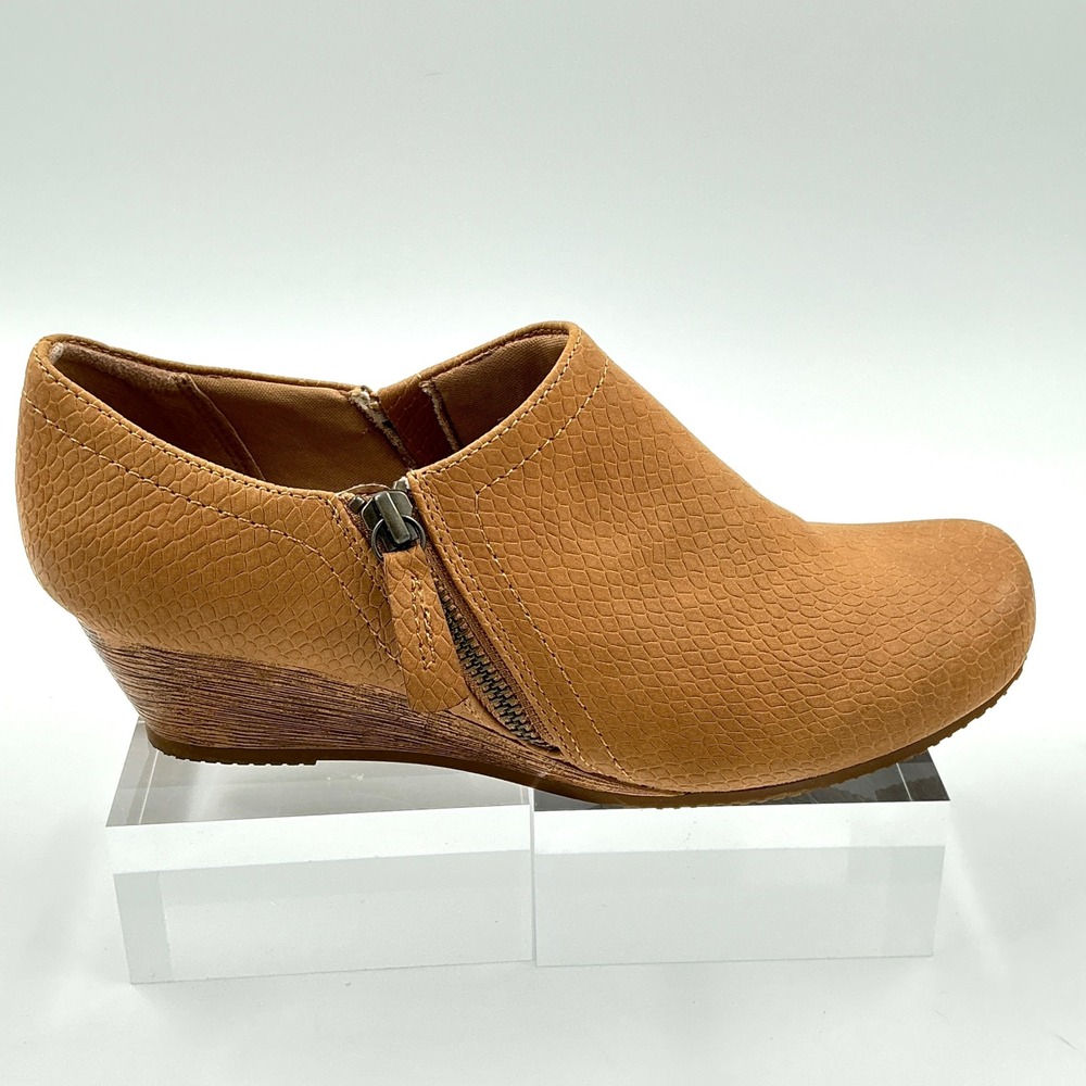 Baretraps Size 7.5 Wedge Booties Tan Snake Skin Print NEW Louise Women $70